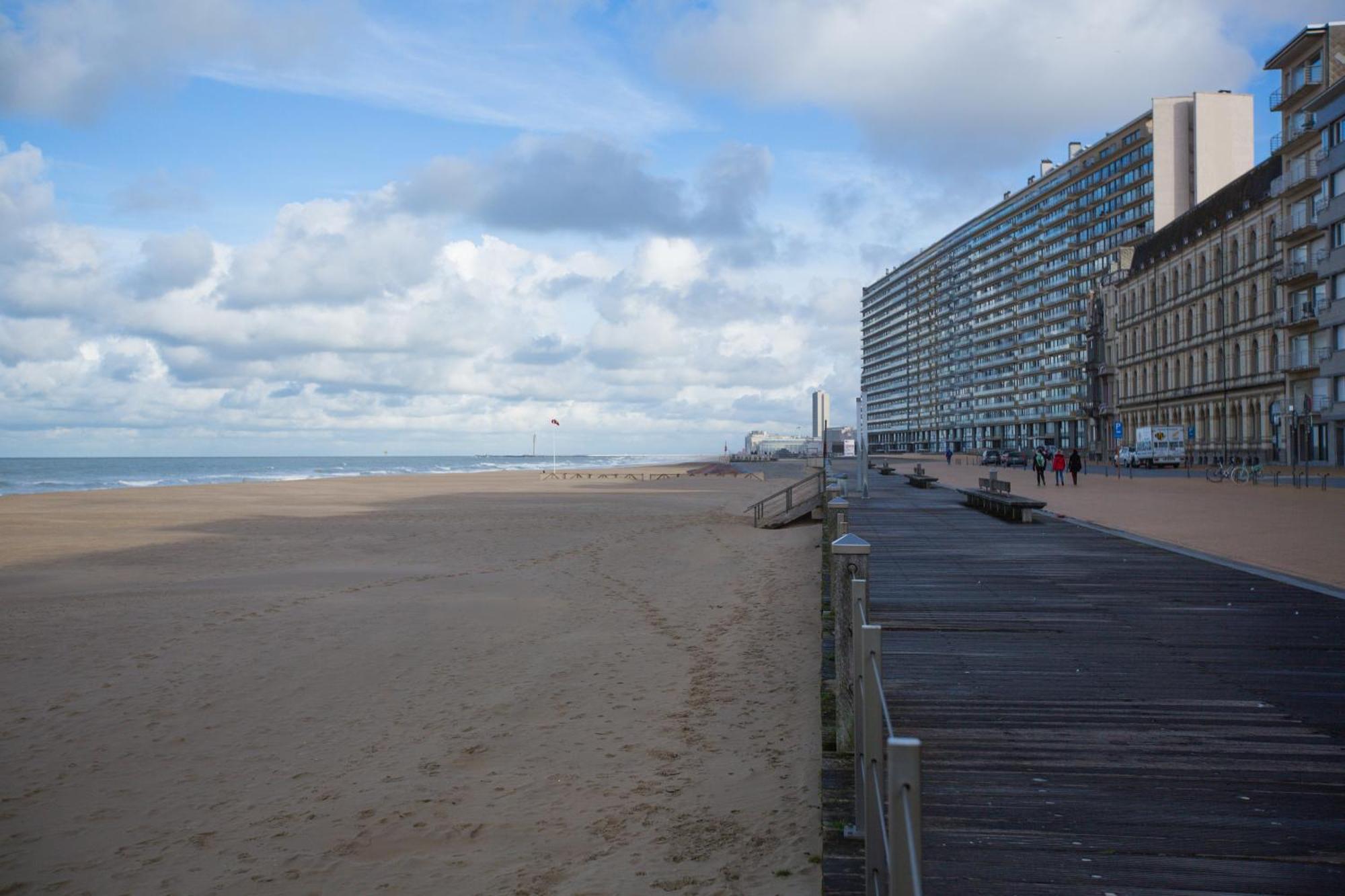 Bright Apartment With Sea View Oostende Exterior foto
